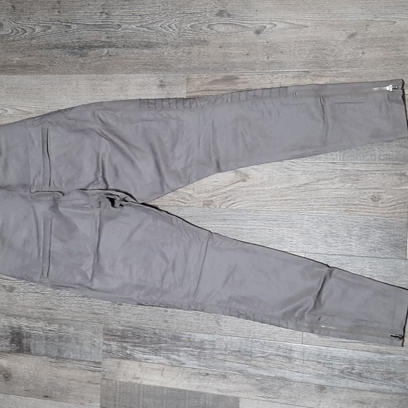 Athleta medium leggings - Picture 4 of 4